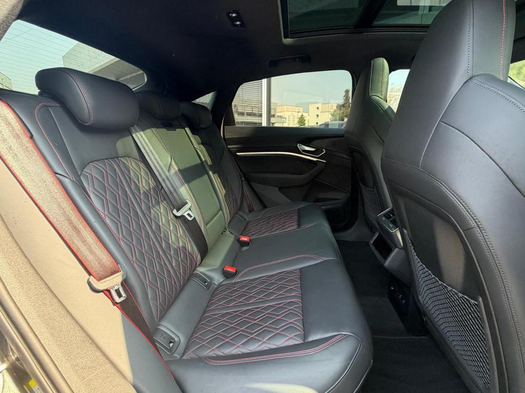 Audi SQ8 e-tron