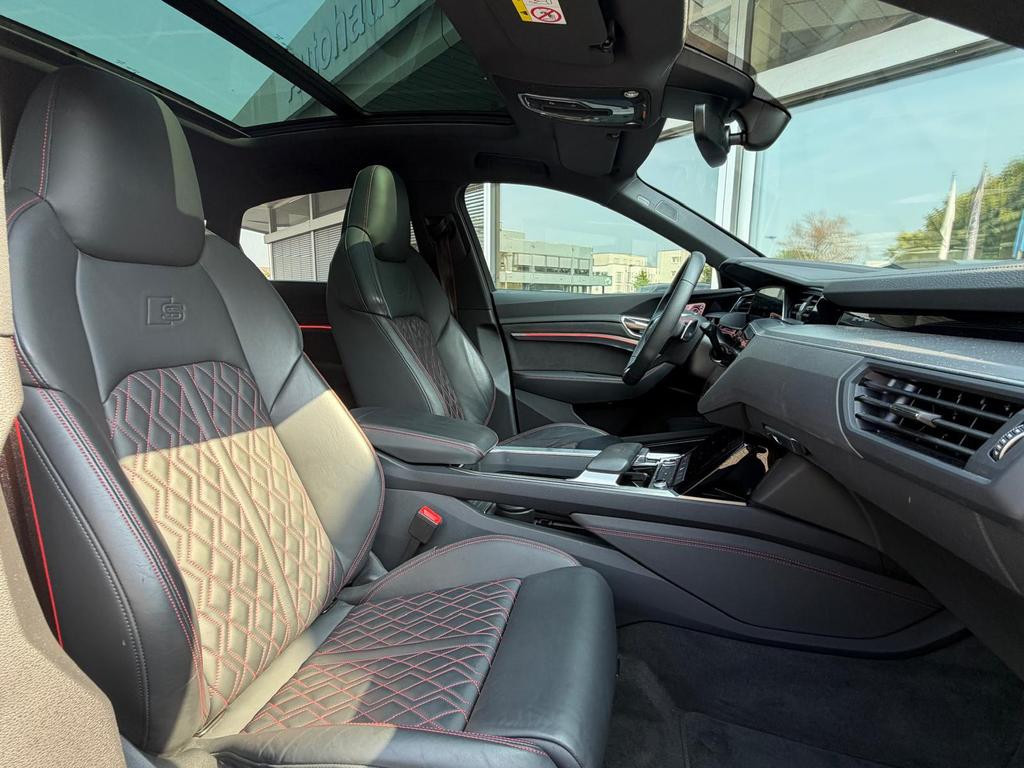 Audi SQ8 e-tron
