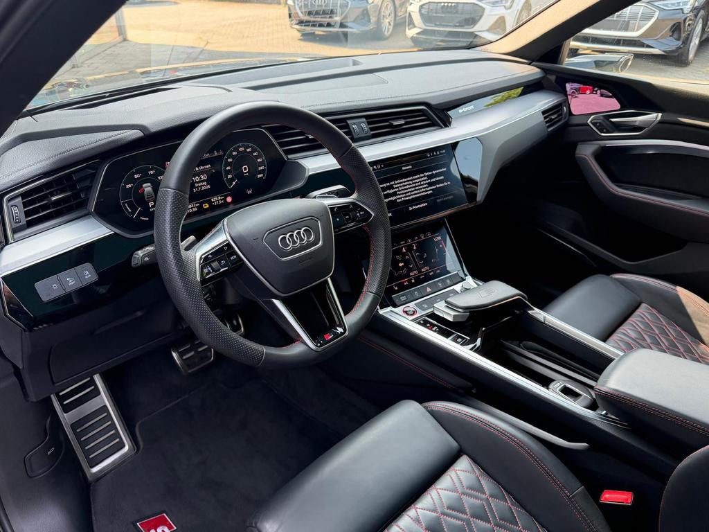 Audi SQ8 e-tron