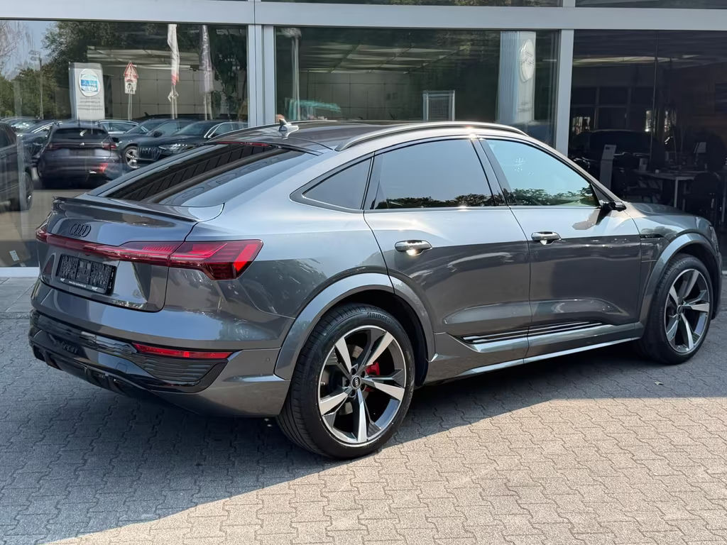 Audi SQ8 e-tron