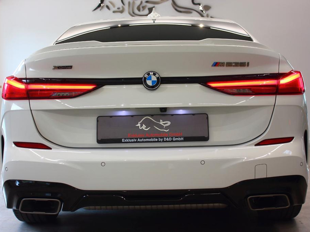 BMW M235