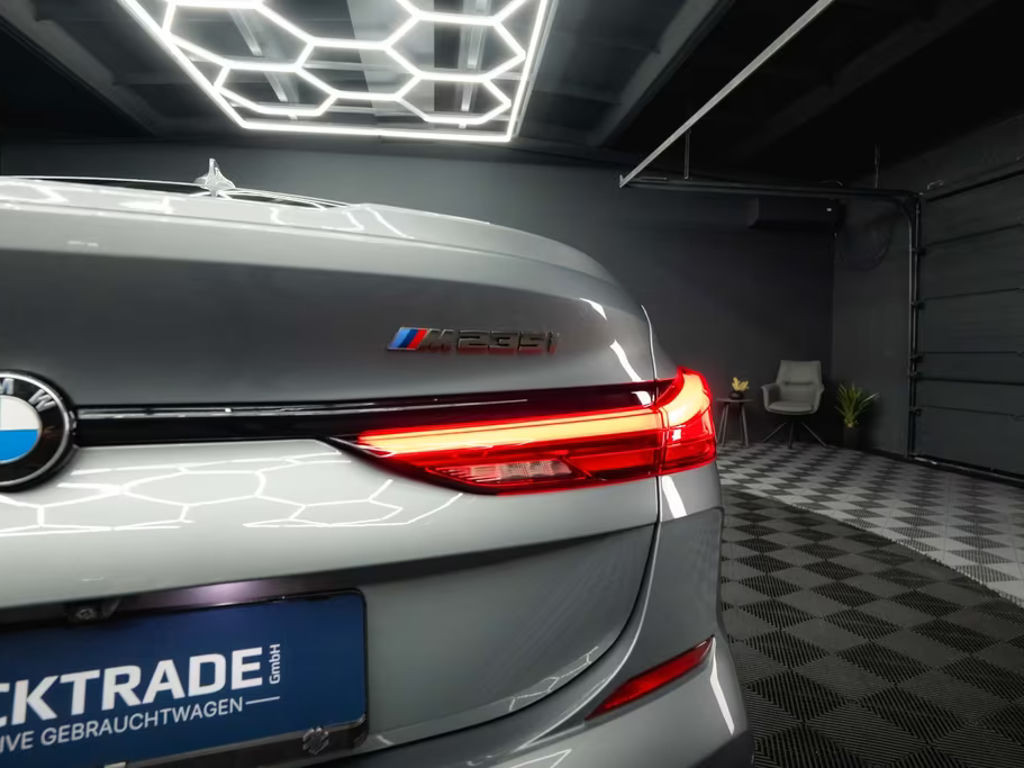 BMW M235