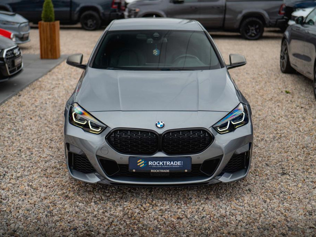 BMW M235