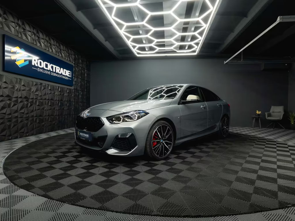 BMW M235