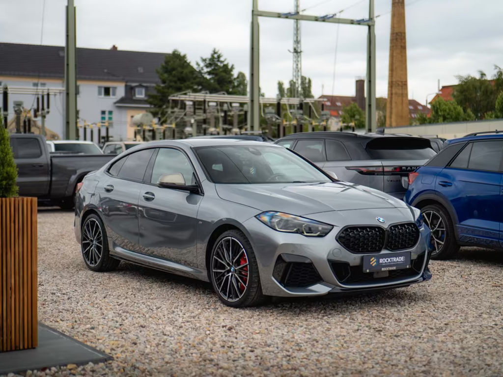 BMW M235