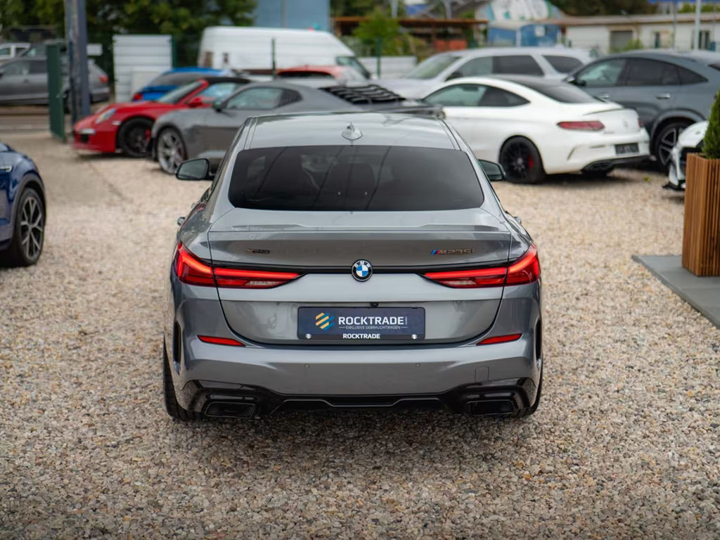 BMW M235