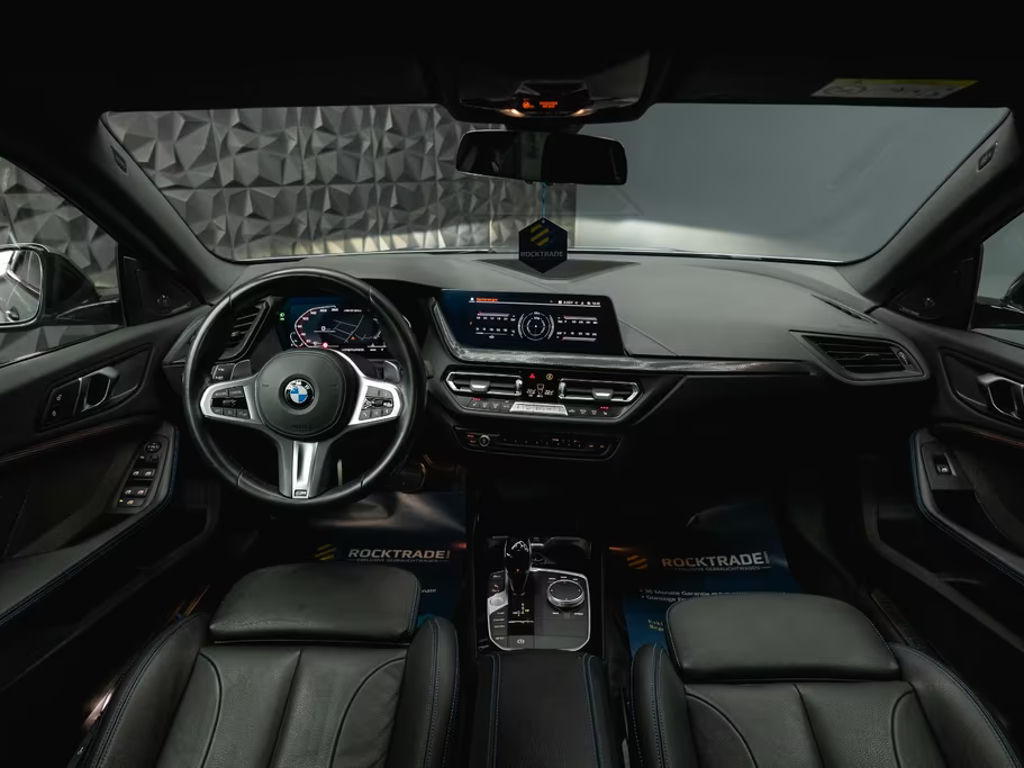 BMW M235