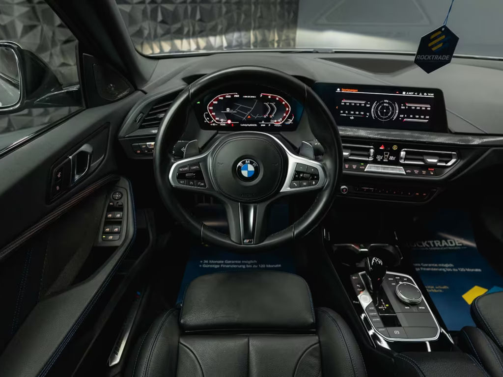 BMW M235