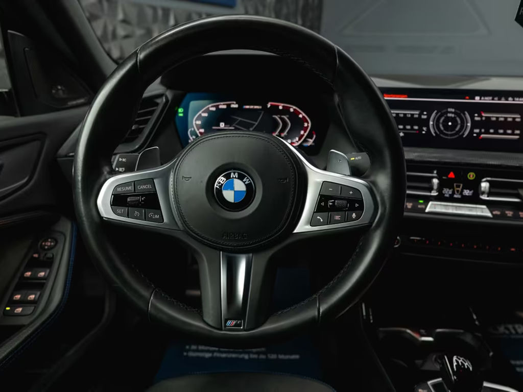 BMW M235