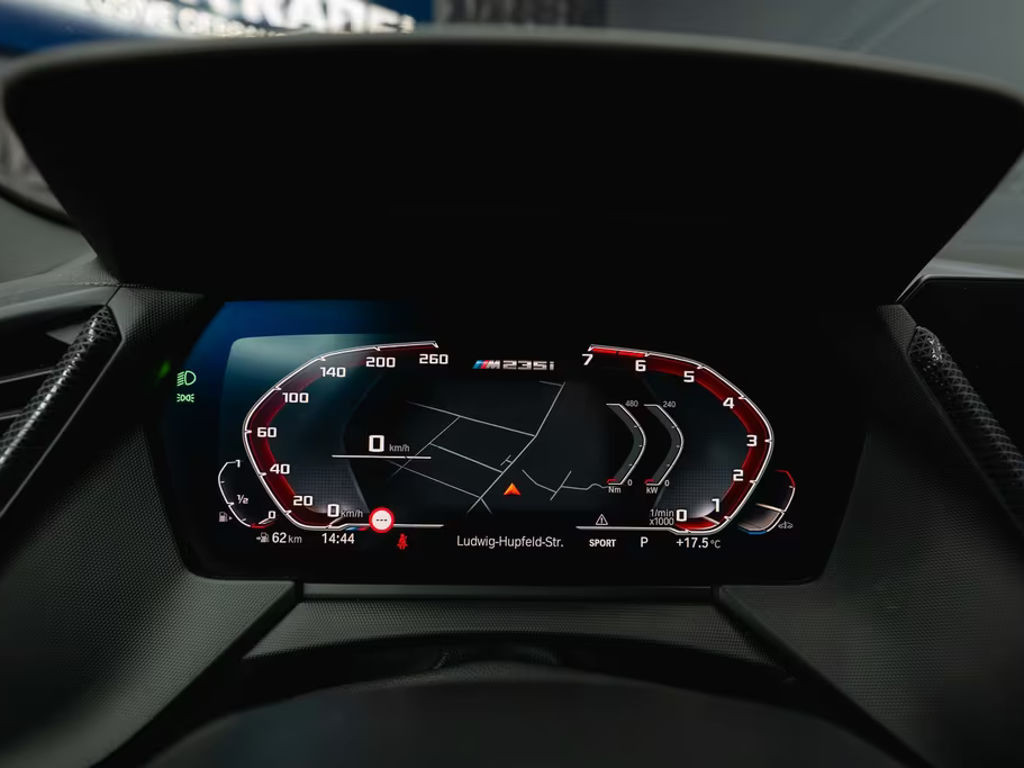 BMW M235