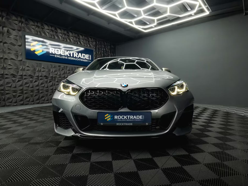 BMW M235