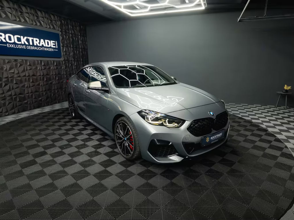 BMW M235