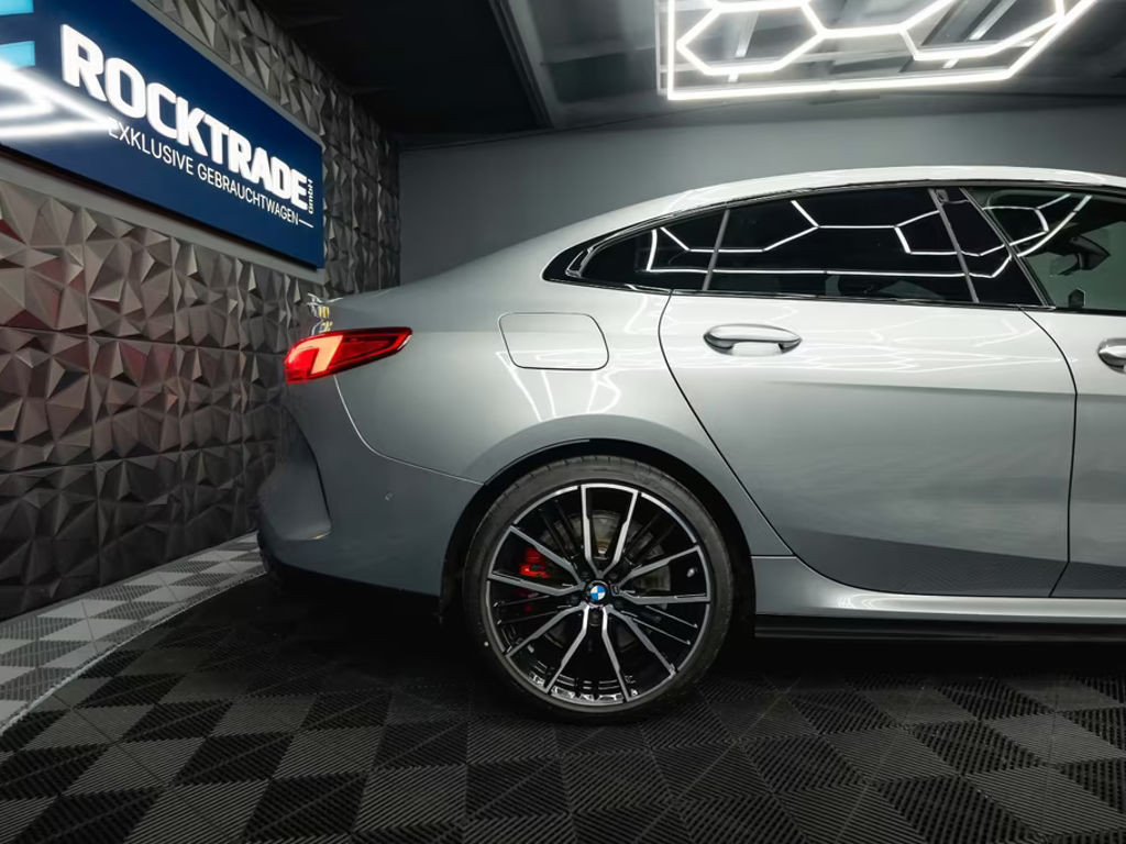 BMW M235