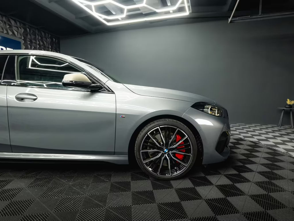 BMW M235