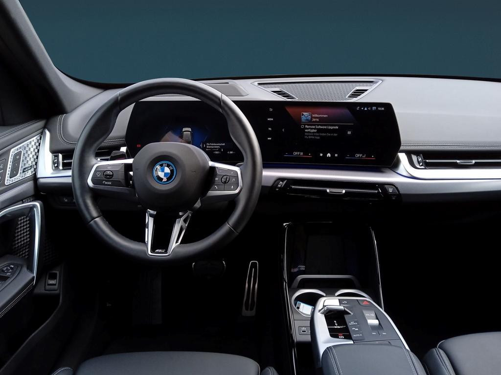 BMW iX1
