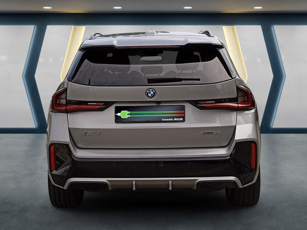 BMW iX1