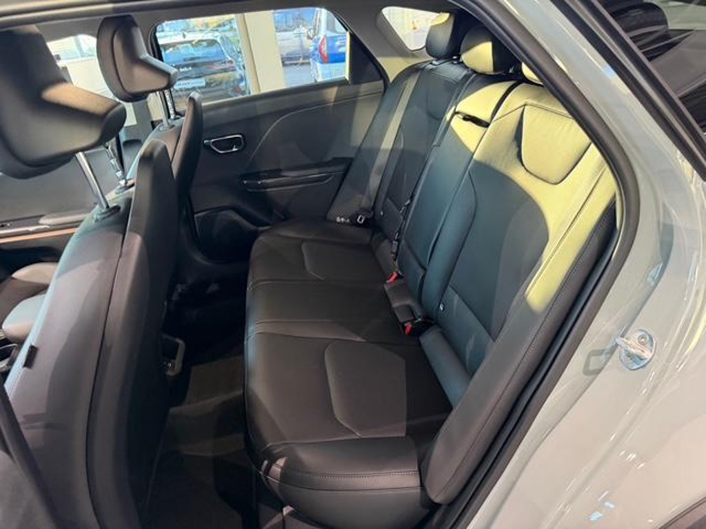 Kia K4