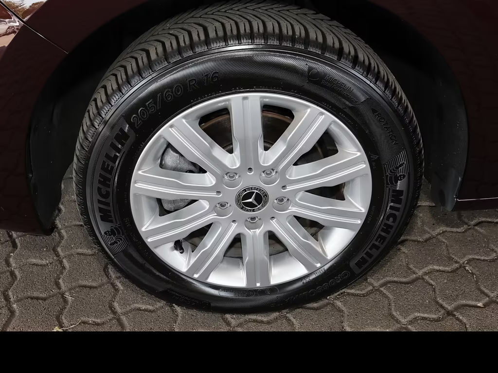 Mercedes-Benz T 180