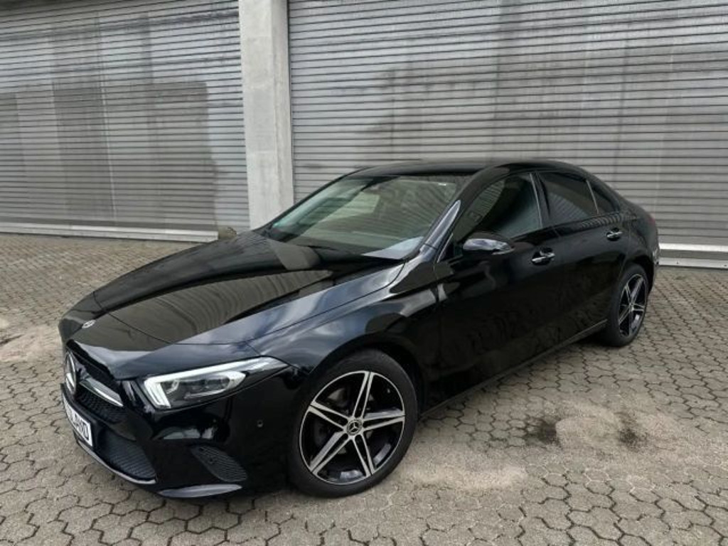 Mercedes-Benz A-Klasse A 200 Progressive A 200 d