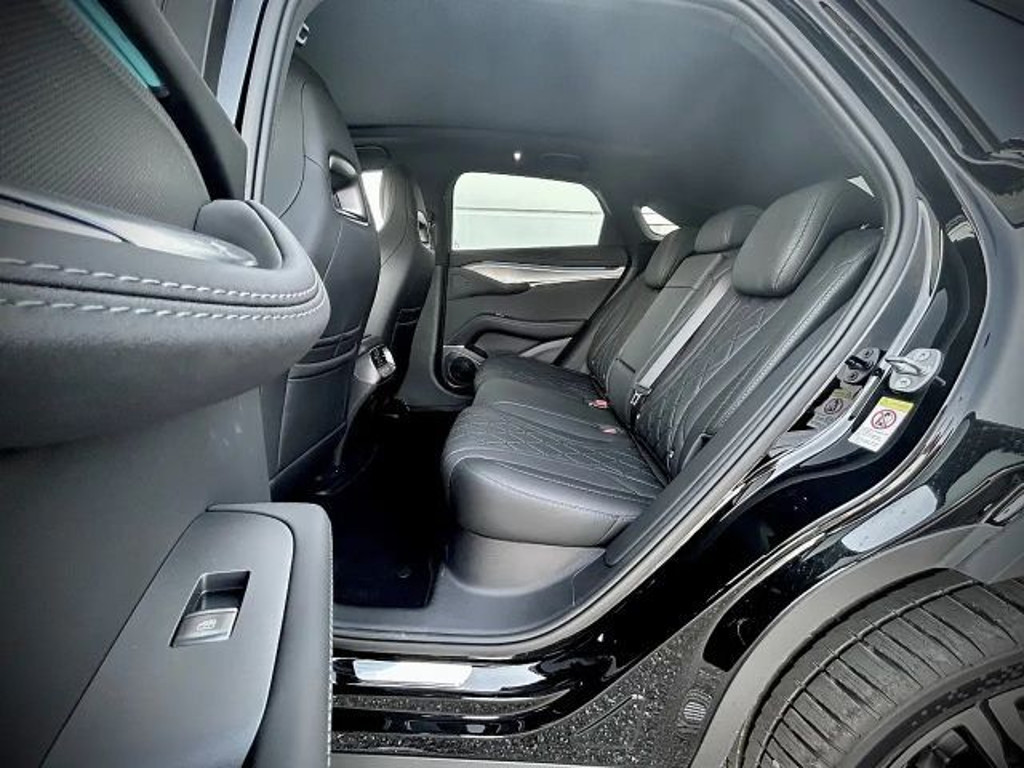 BYD Sealion 7