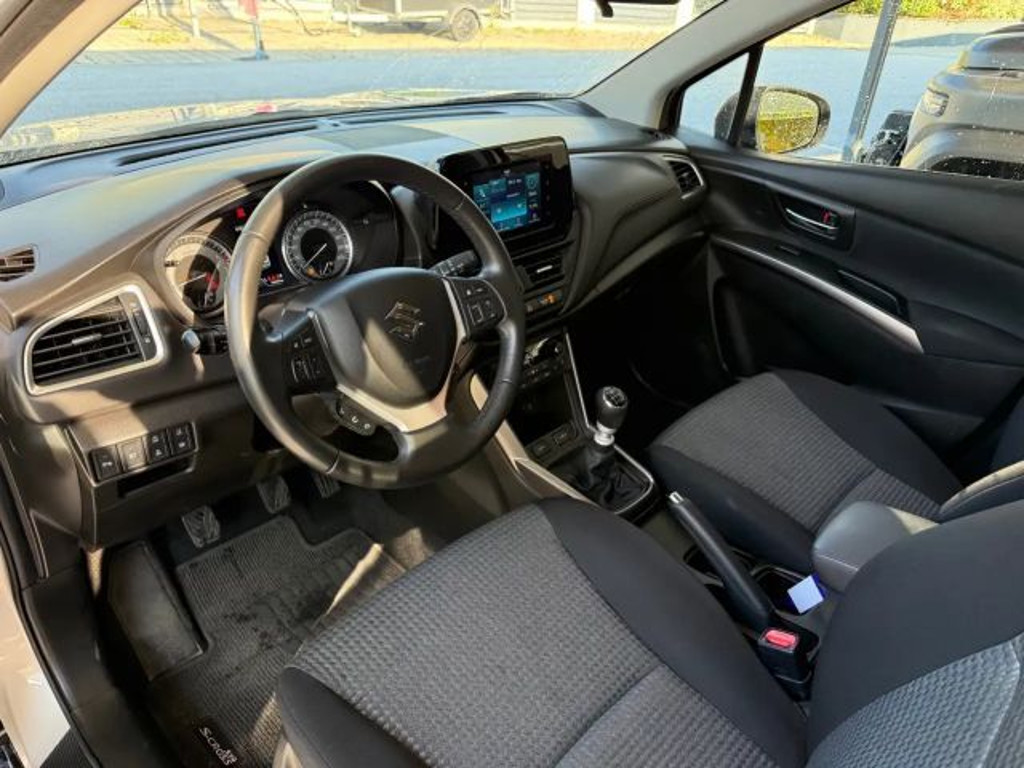 Suzuki S-Cross