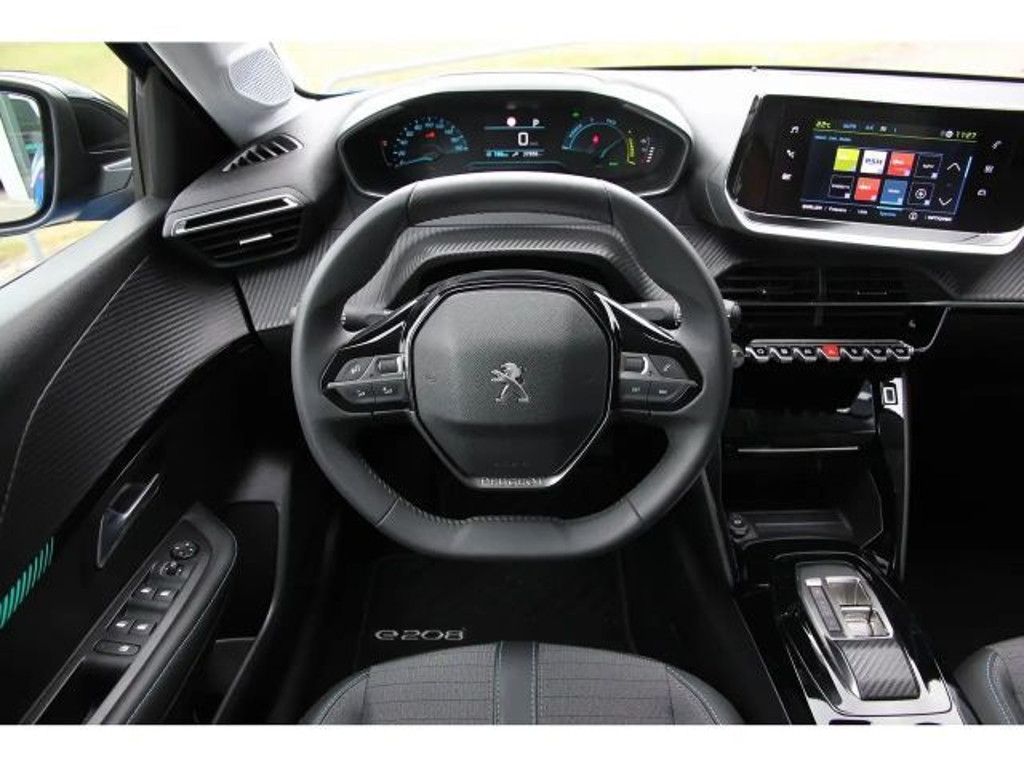 Peugeot e-208