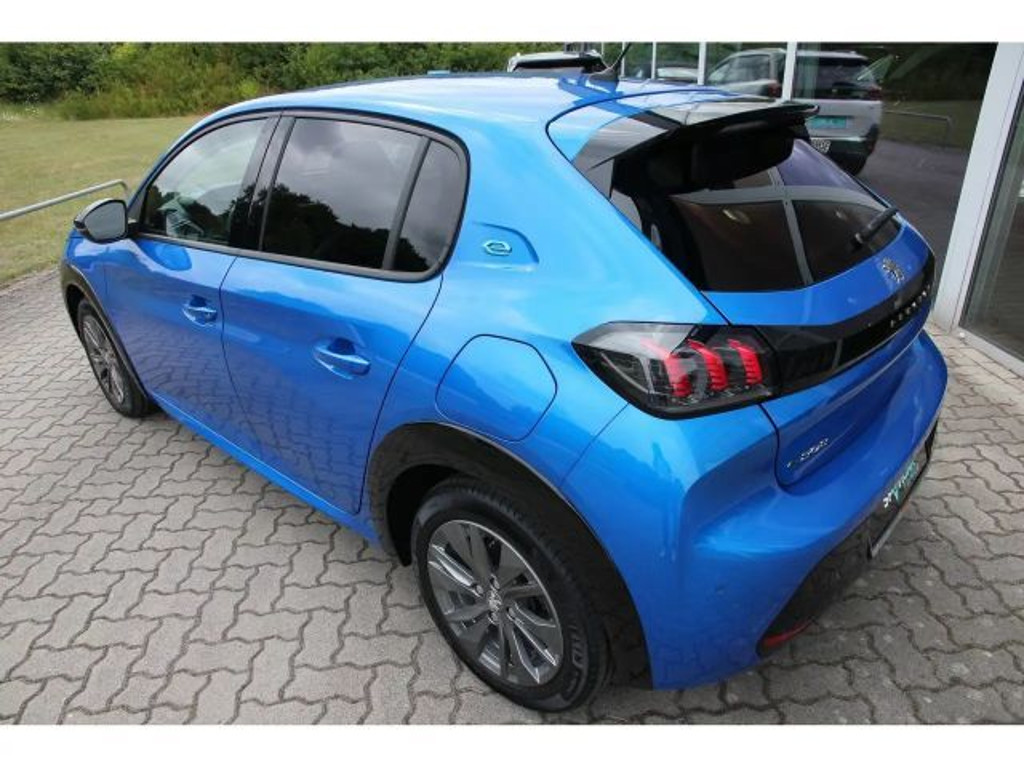 Peugeot e-208