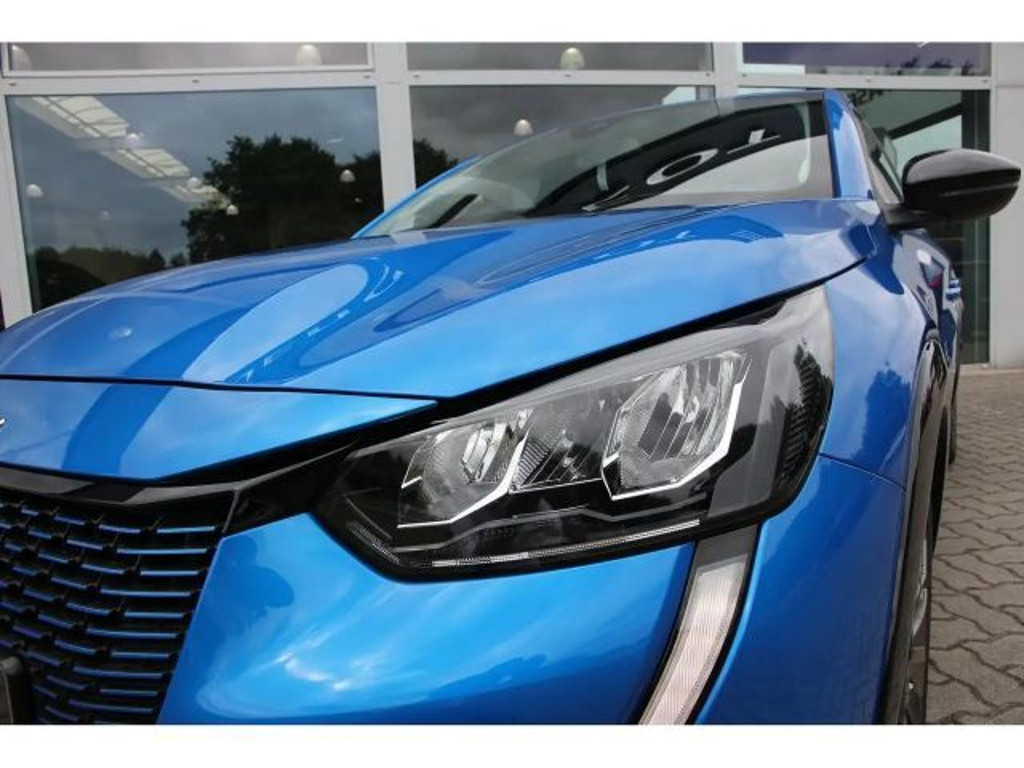 Peugeot e-208