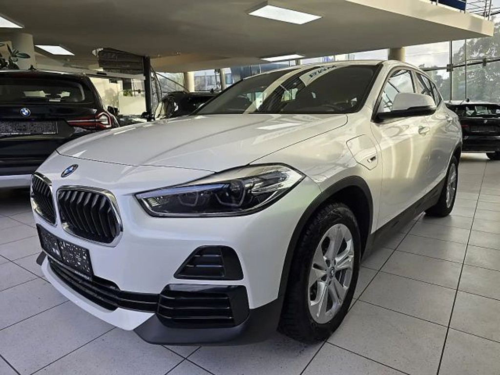 BMW X2 xDrive25 Hybrid Allrad Aut.  Sondermodell "Adva...