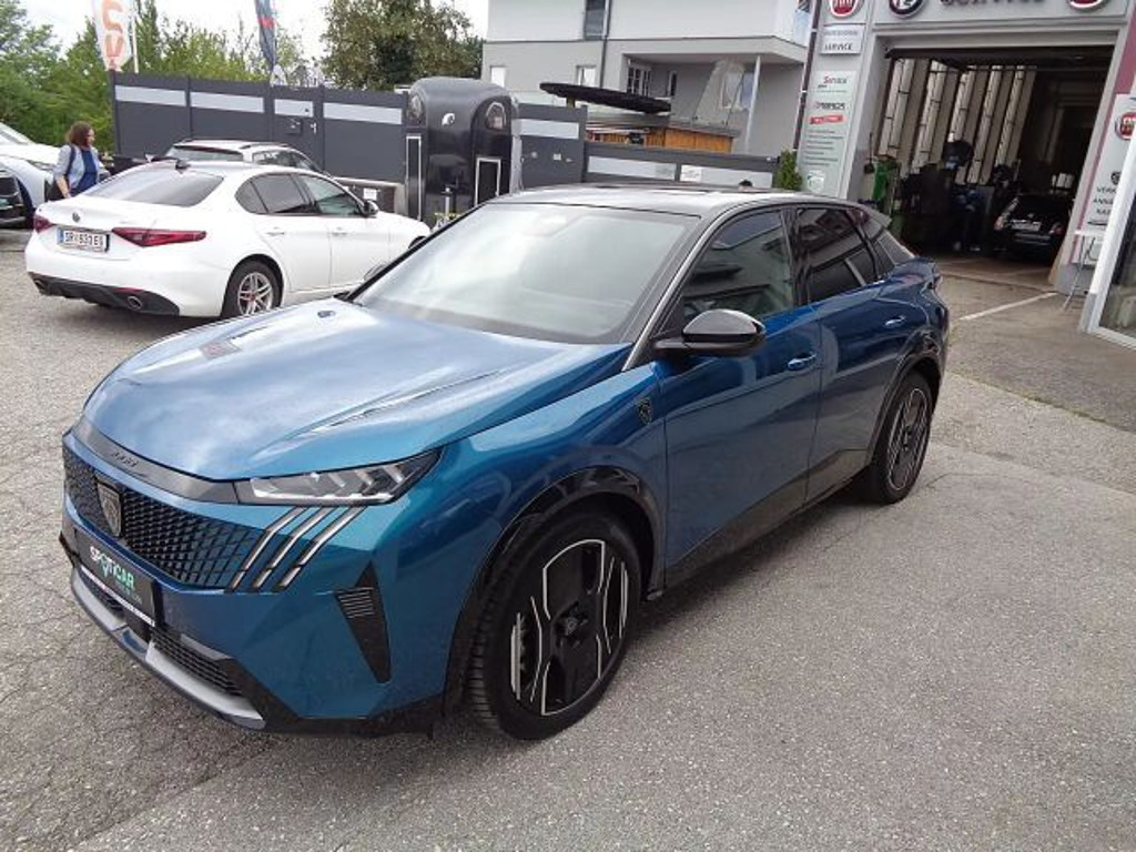 Peugeot E-3008