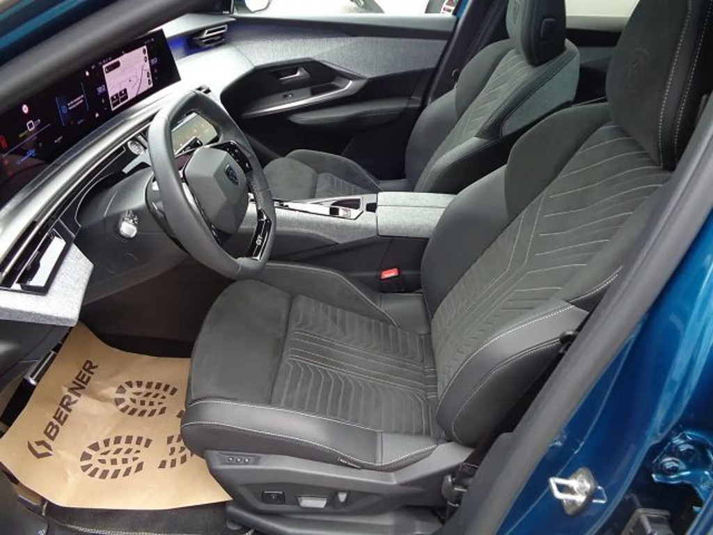 Peugeot E-3008