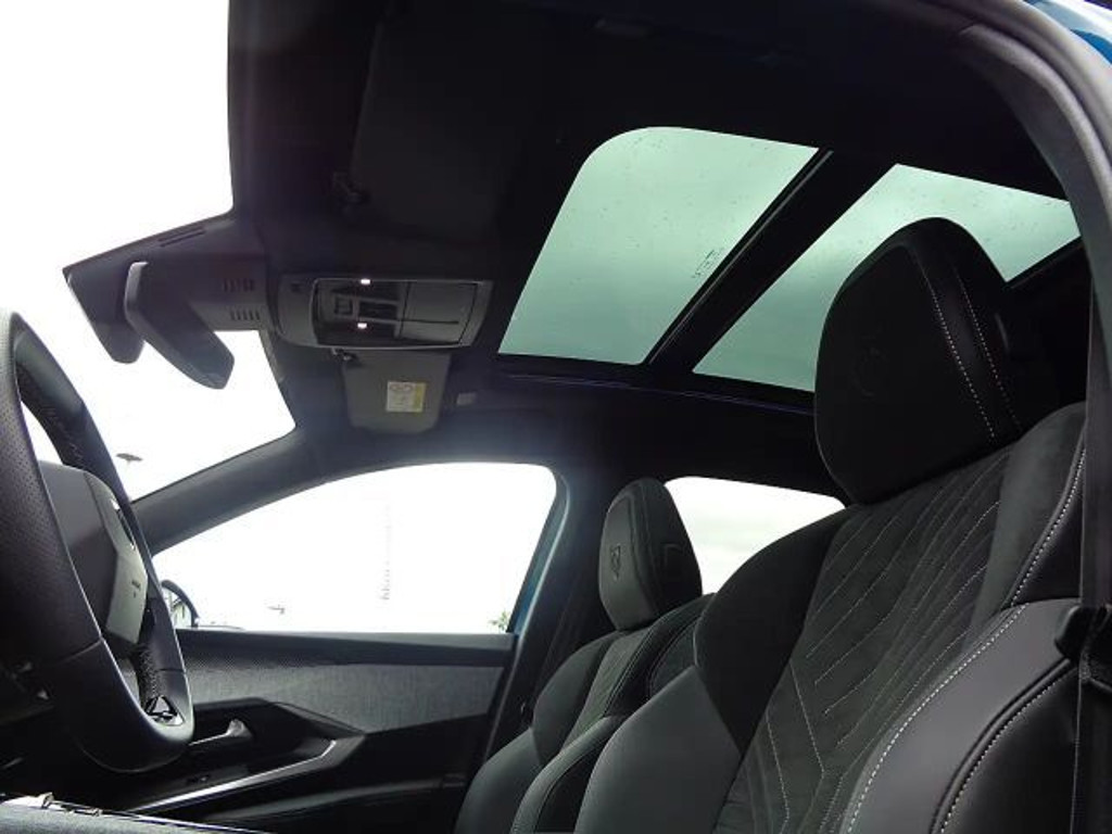 Peugeot E-3008