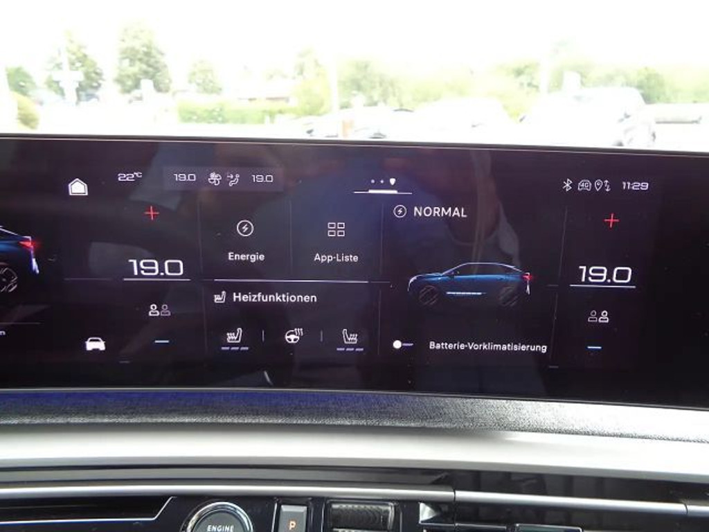 Peugeot E-3008