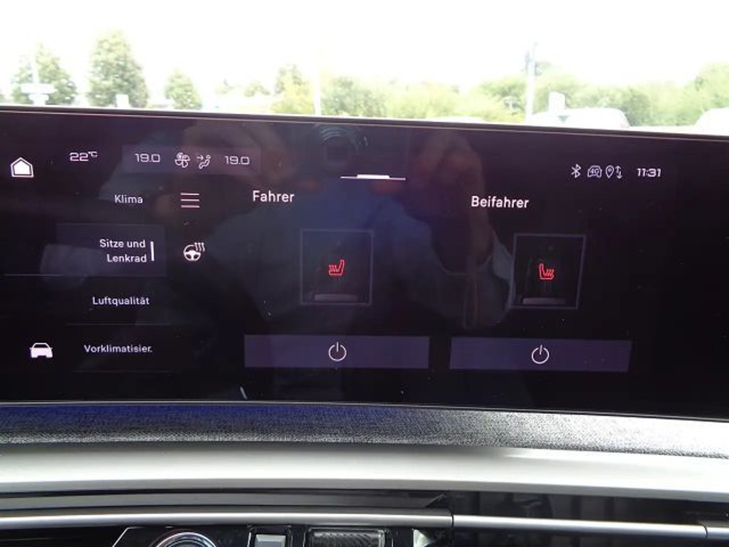 Peugeot E-3008