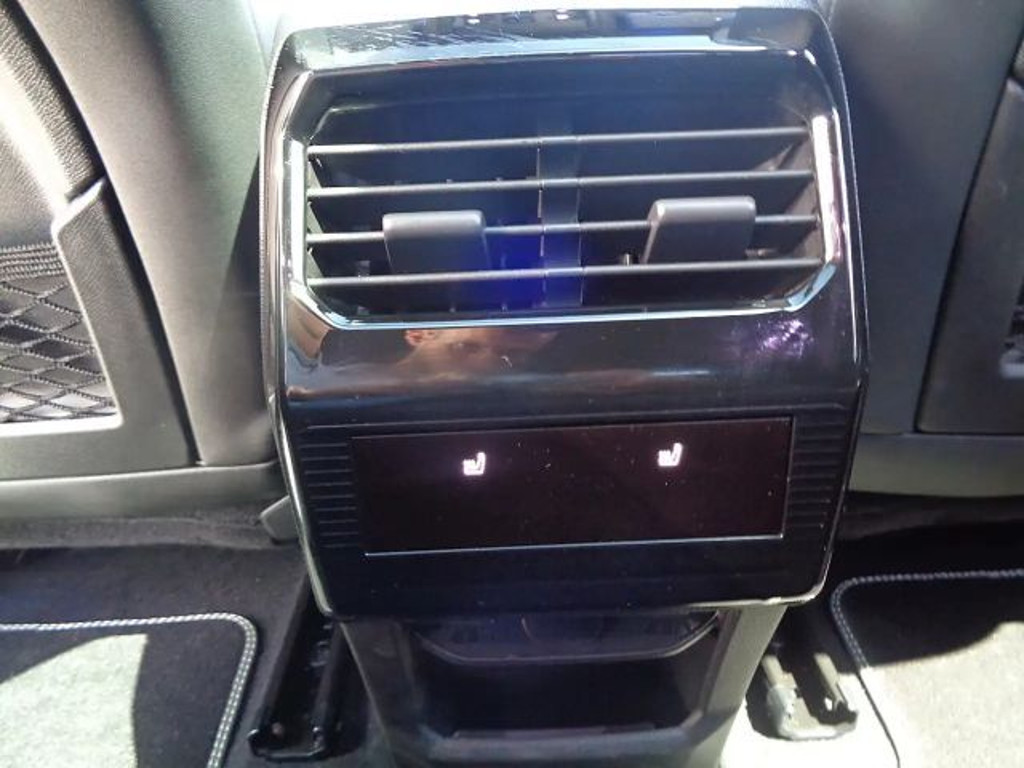 Peugeot E-3008
