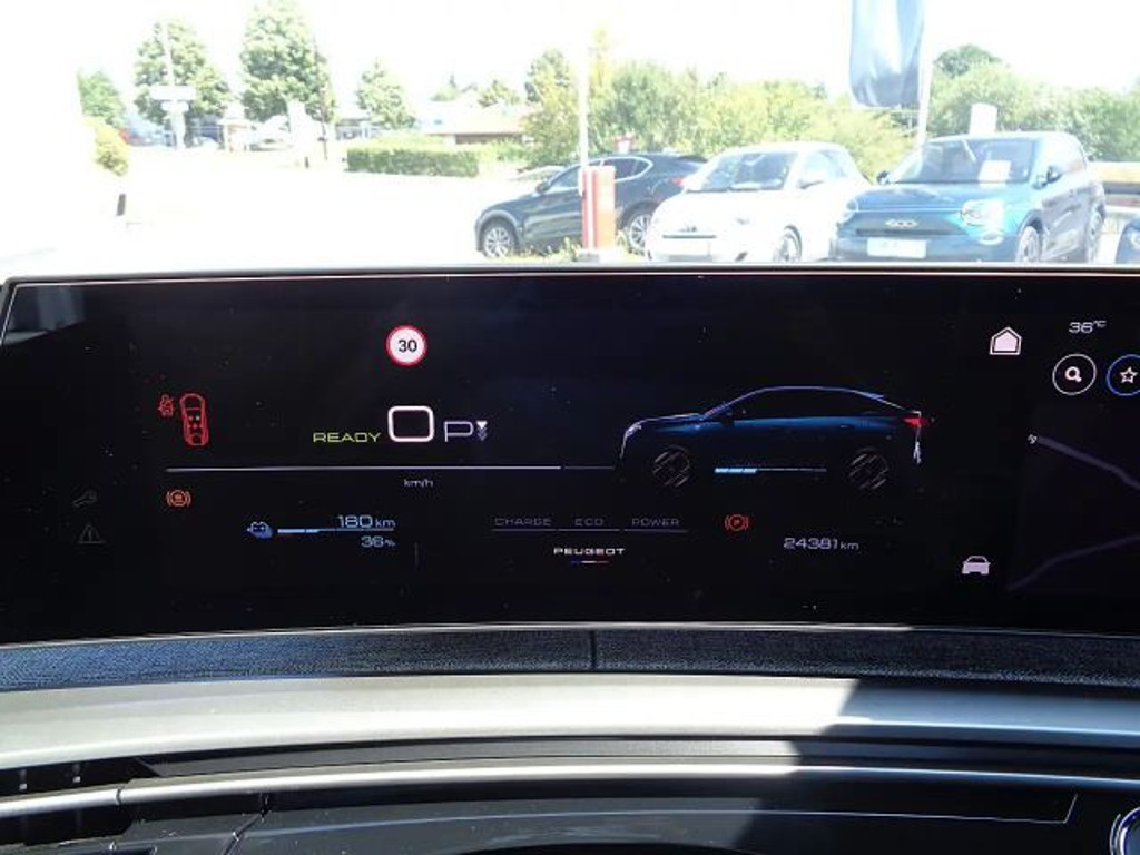 Peugeot E-3008