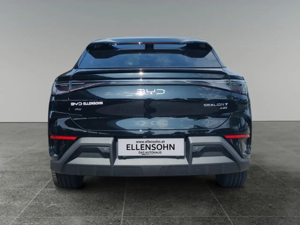 BYD Sealion 7