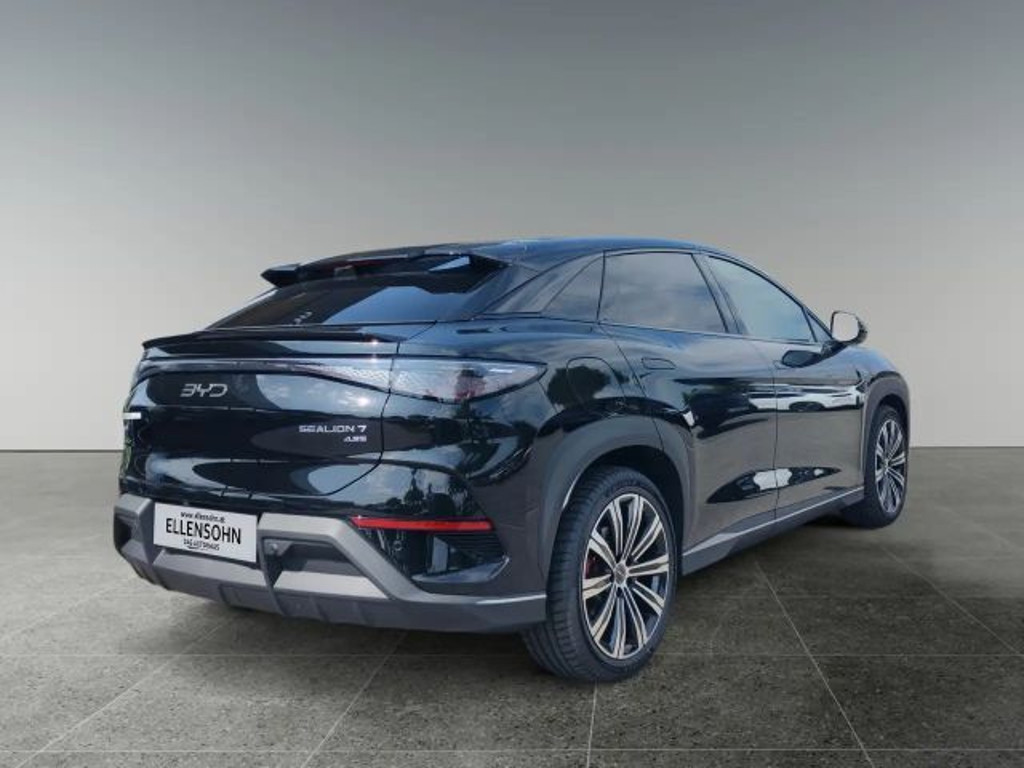 BYD Sealion 7