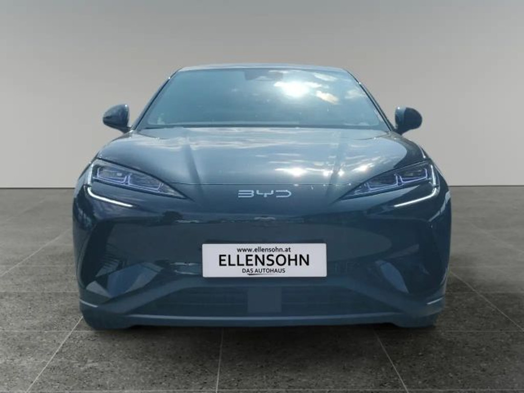 BYD Sealion 7