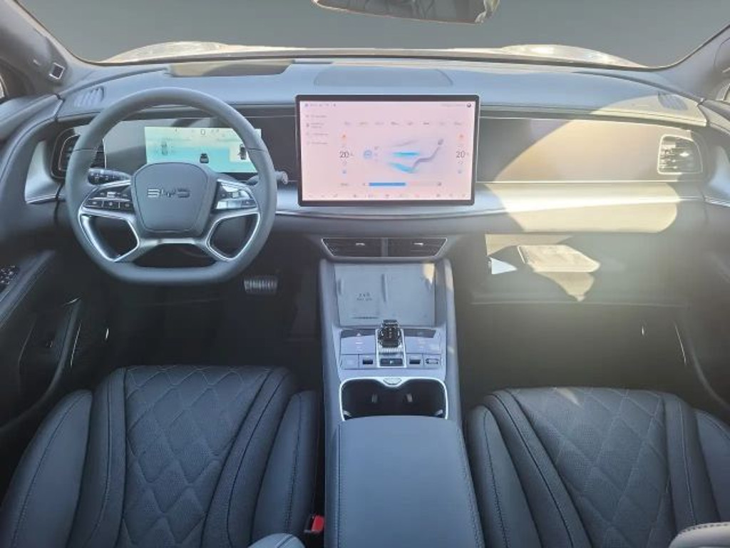 BYD Sealion 7