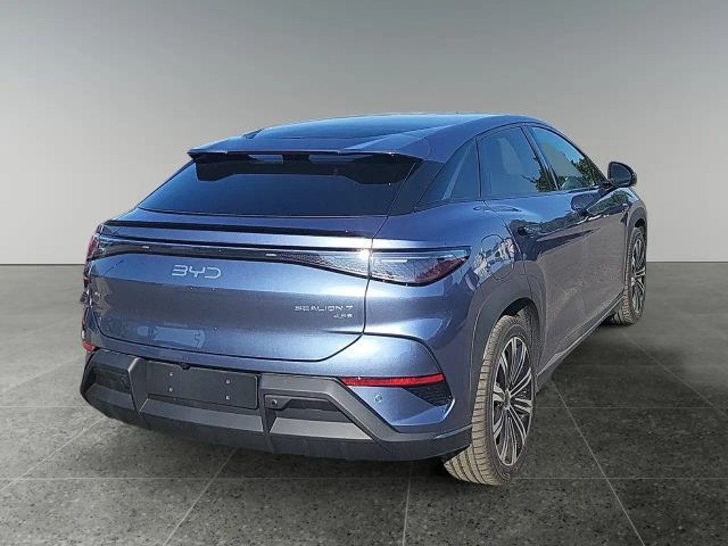BYD Sealion 7