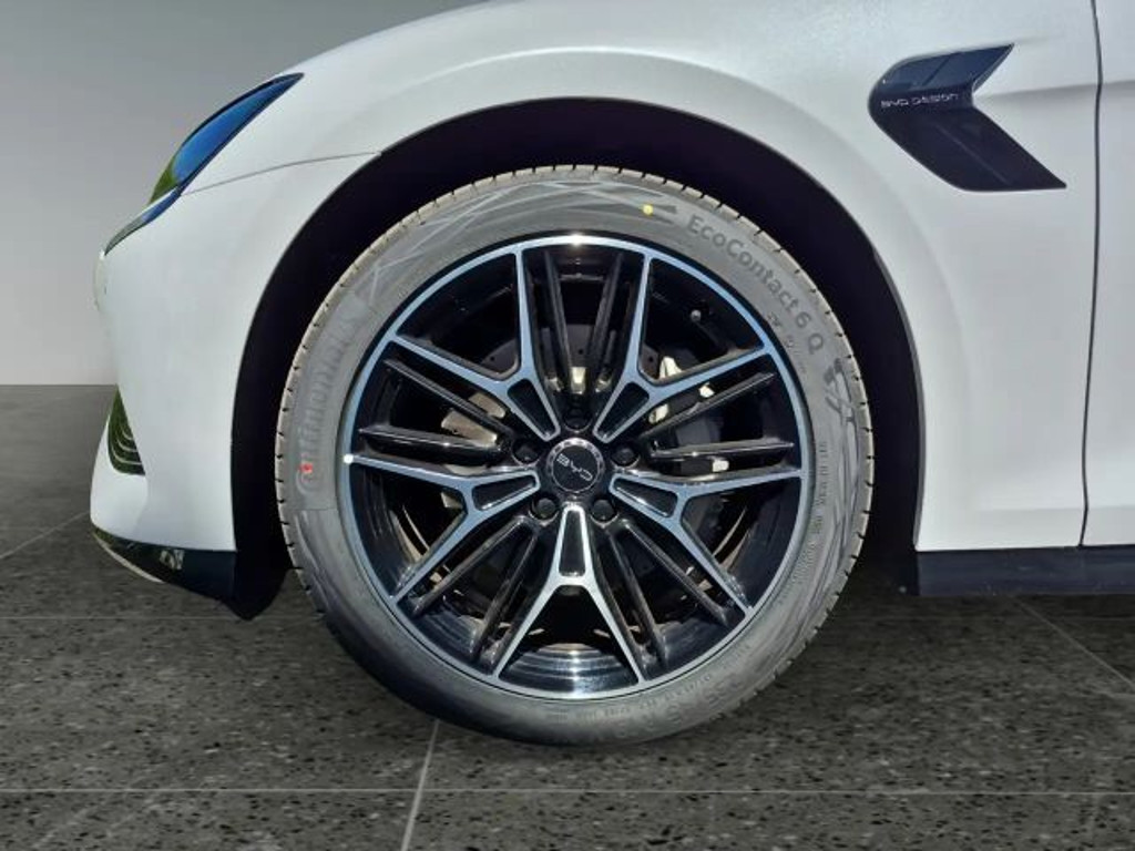 BYD Seal