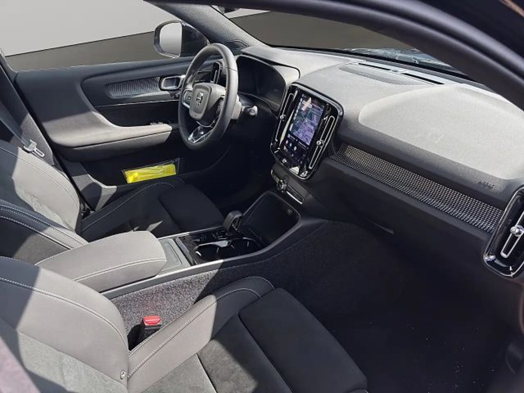 Volvo EX40