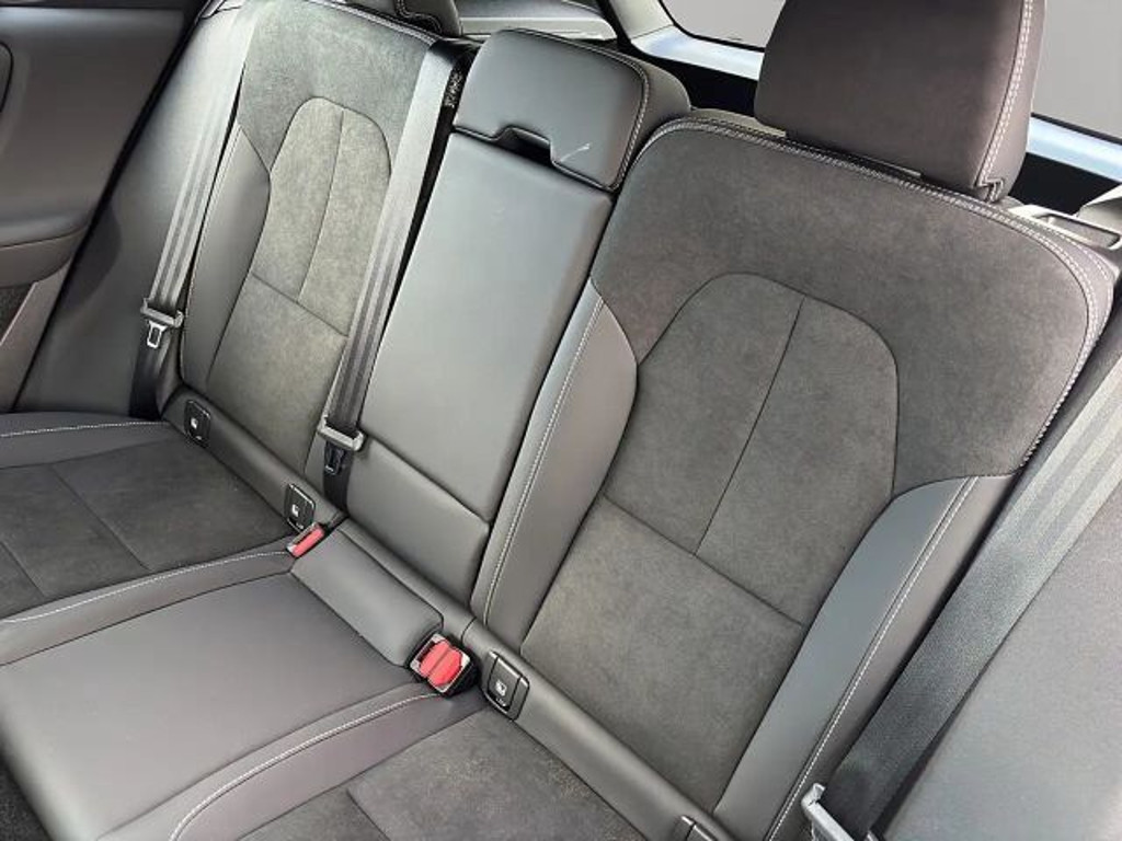 Volvo EX40