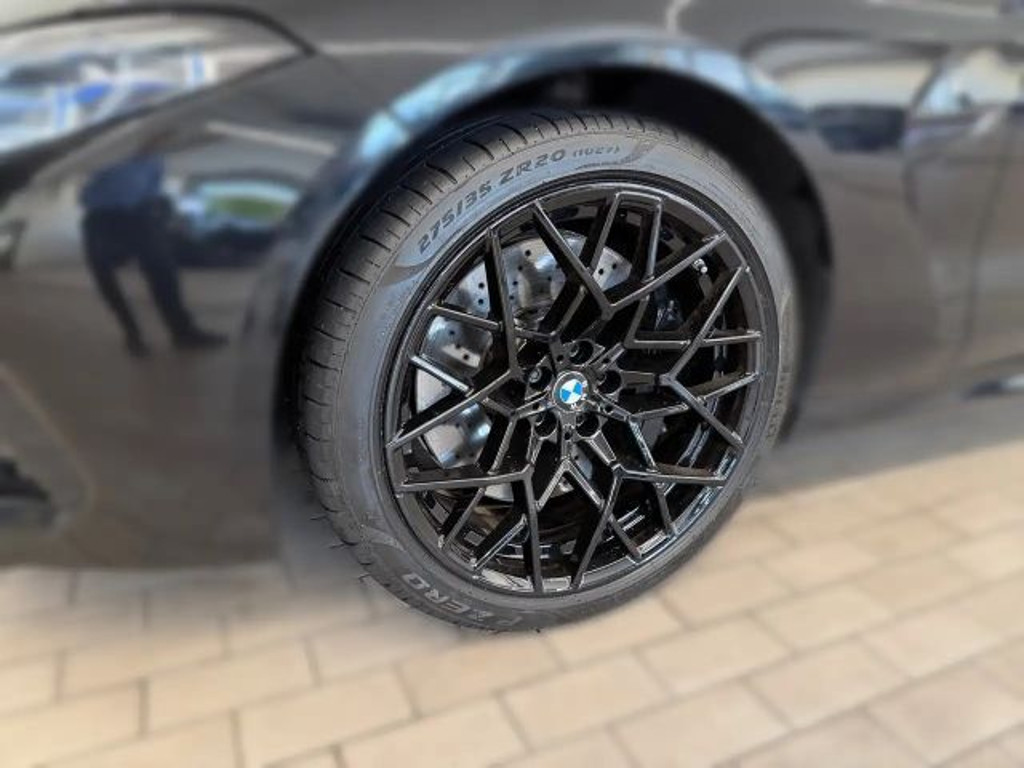 BMW M8