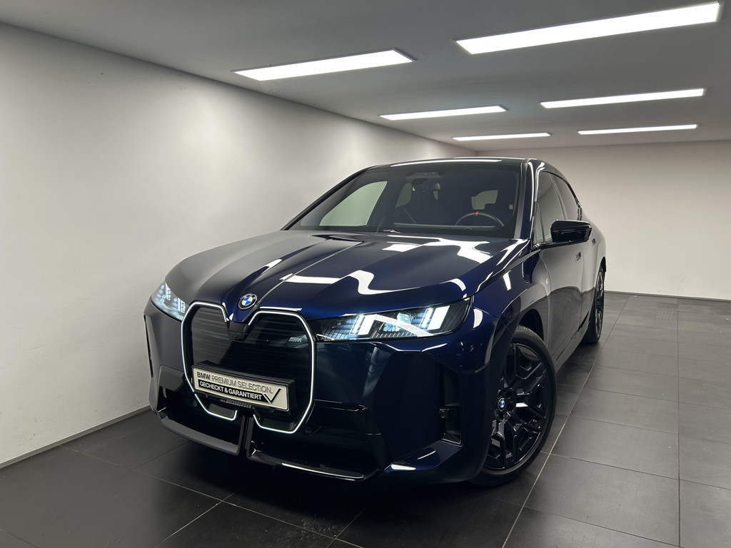 BMW iX
