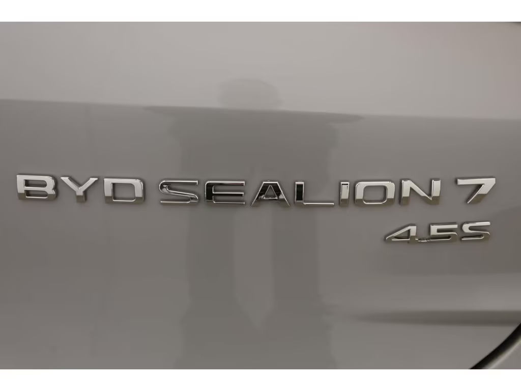 BYD Sealion 7