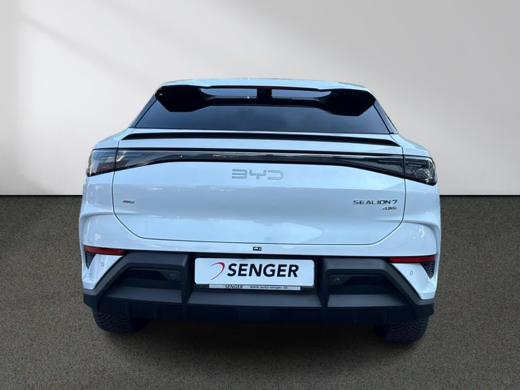 BYD Sealion 7