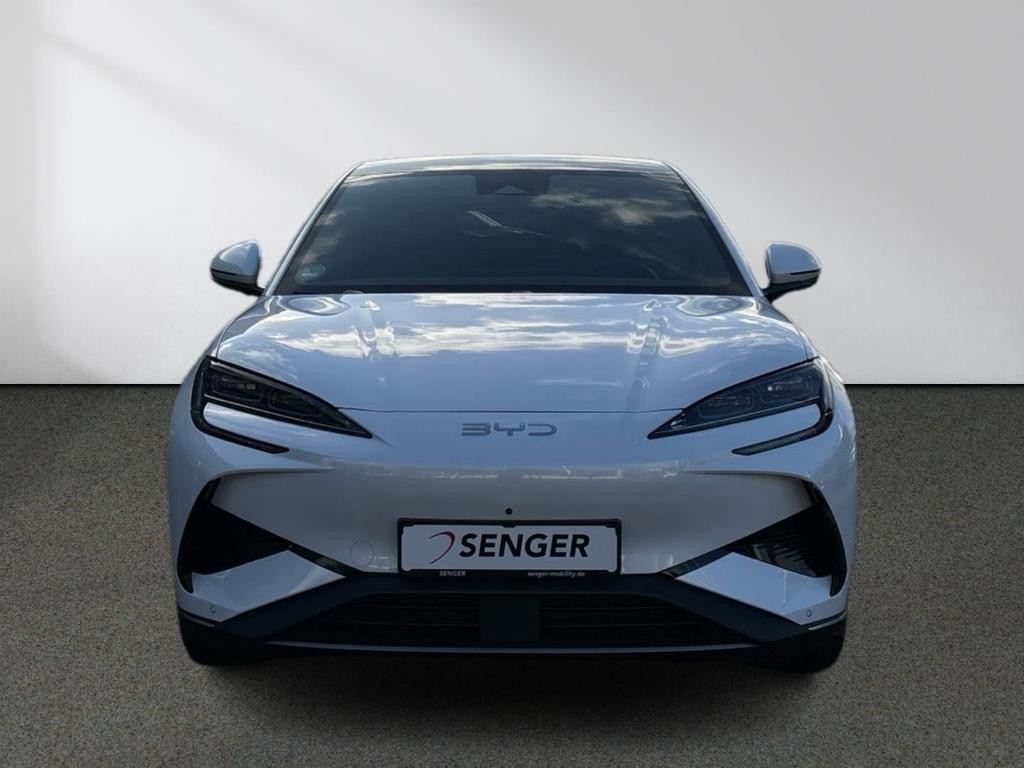 BYD Sealion 7