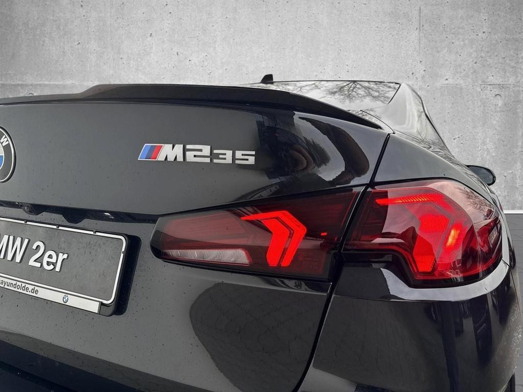 BMW M235